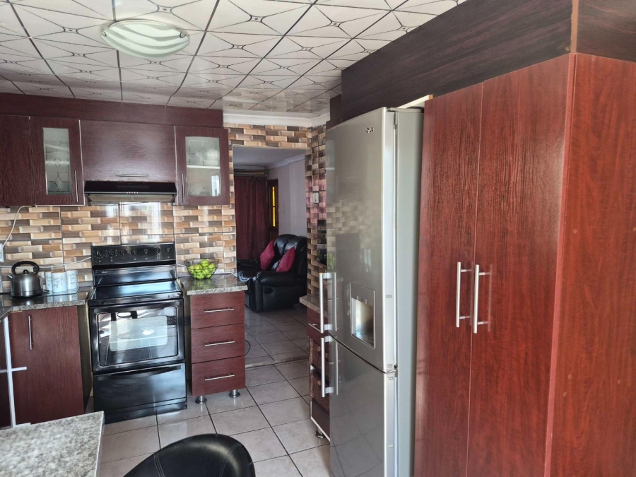 2 Bedroom Property for Sale in Kwazakhele Eastern Cape